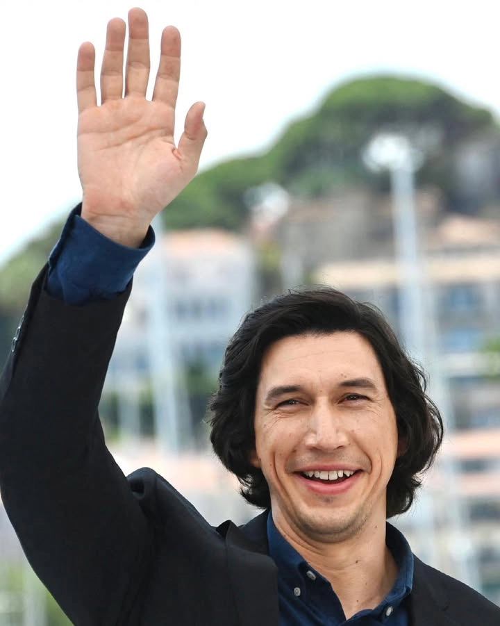 Adam Driver Star Wars và vai phản diện Kylo Ren trong Star Wars
