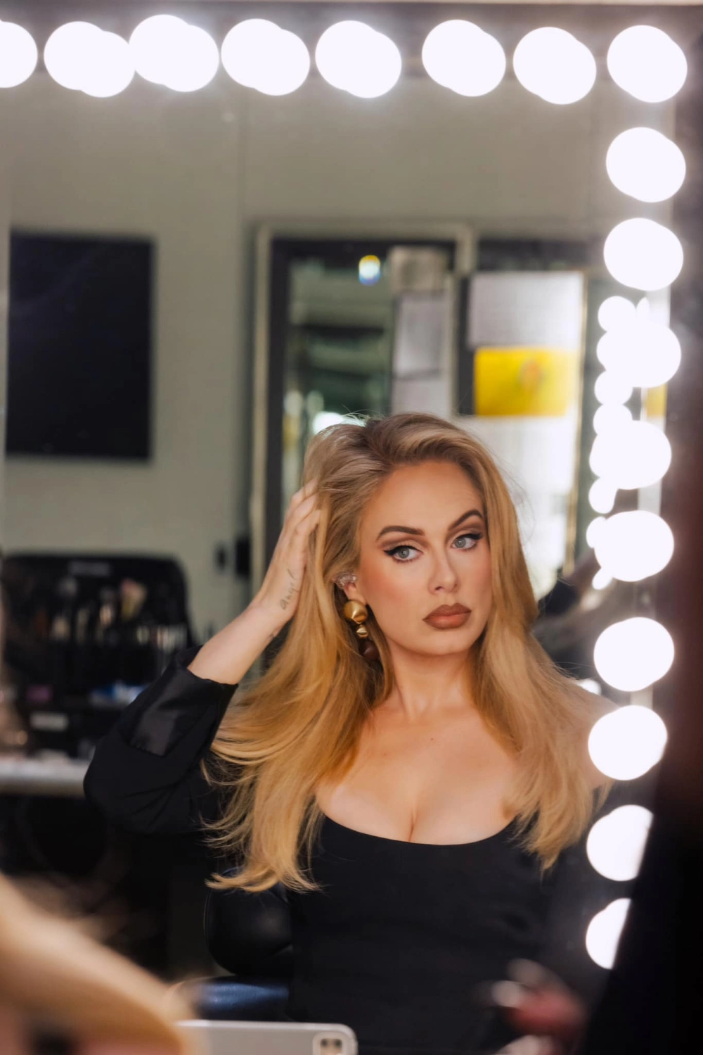Adele họa mi nước Anh và giọng ca huyền thoại của thế giới