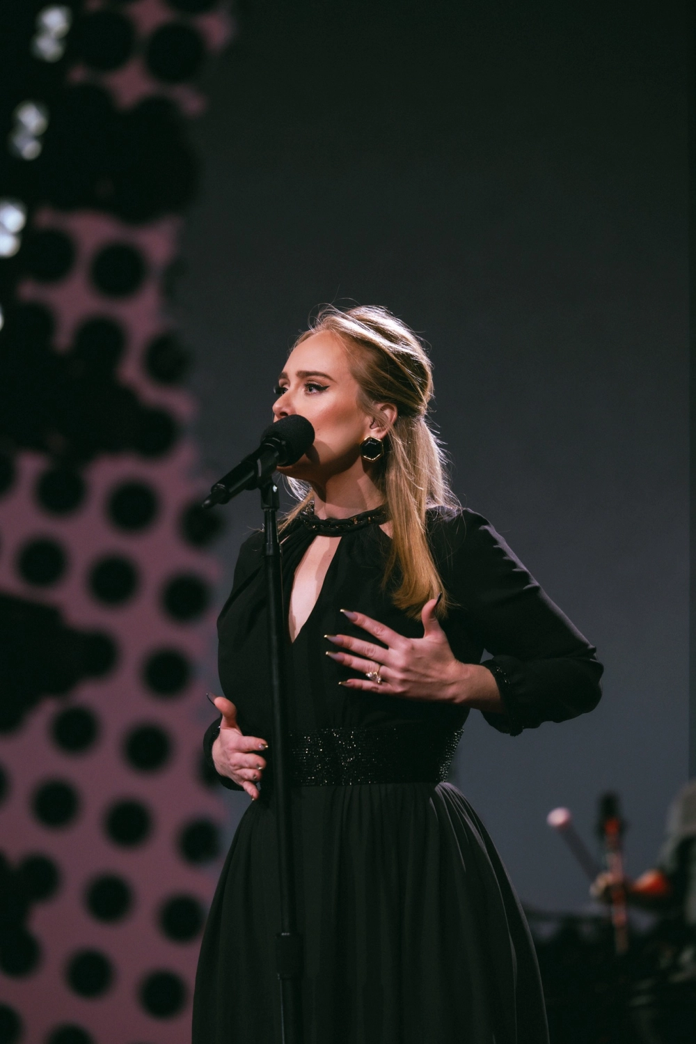 Rolling in the deep Adele siêu hit toàn cầu, ca khúc làm nên tên tuổi