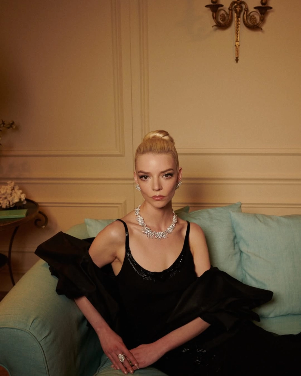 Anya Taylor-Joy ig (Instagram) và trang cá nhân của nữ diễn viên