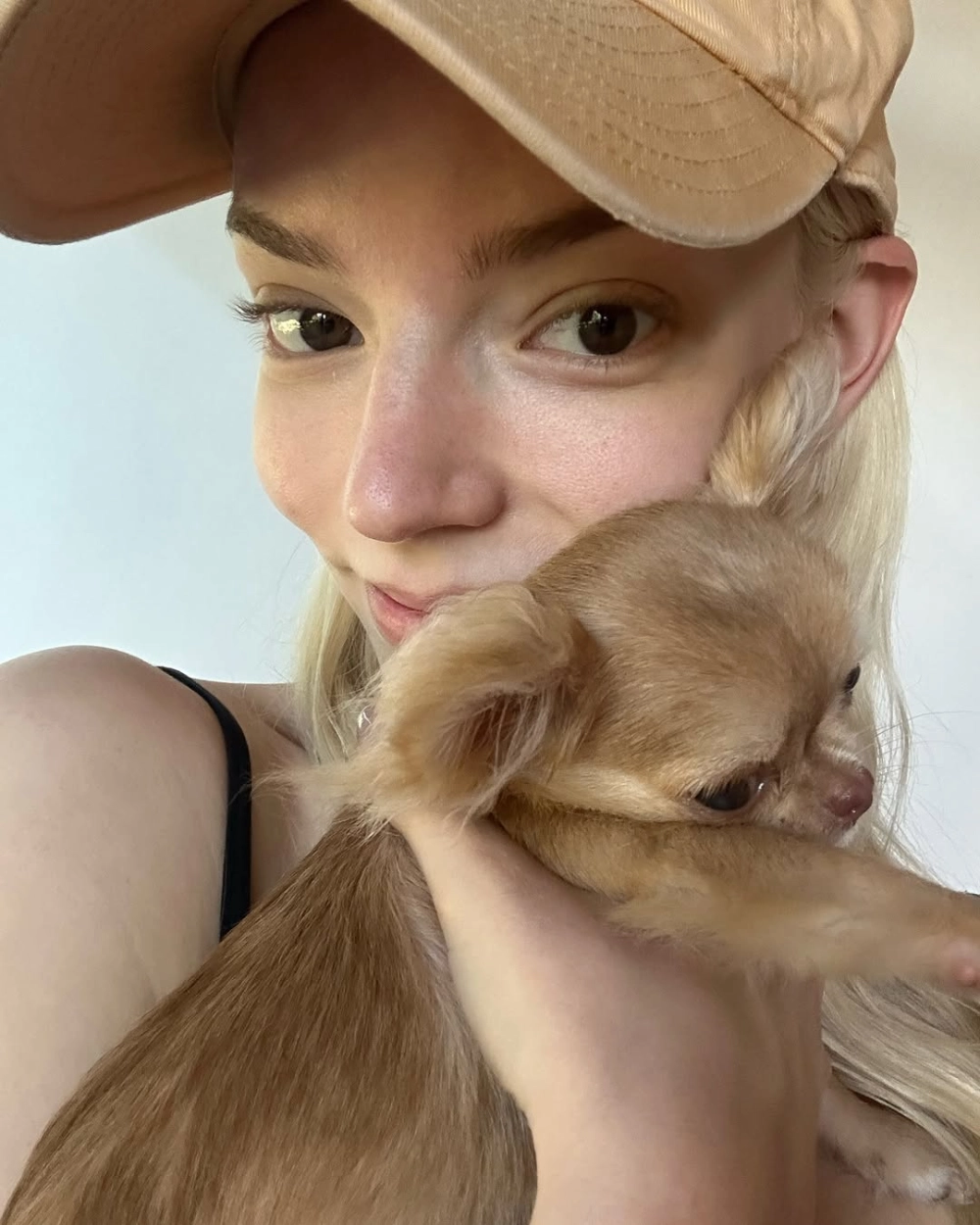 Anya Taylor-Joy height và chiều cao 1m73 của nữ diễn viên