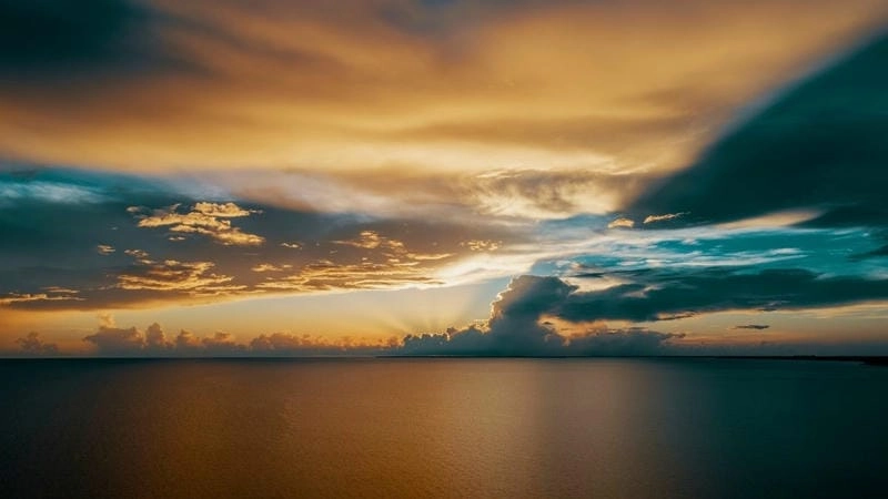 Cùng du ngoạn bình minh trên biển Việt Nam