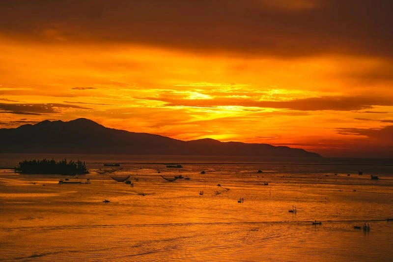 Tìm về bình minh trên biển nghệ thuật