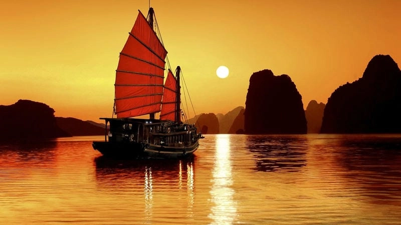 Đắm mình trong bình minh trên biển thơ mộng