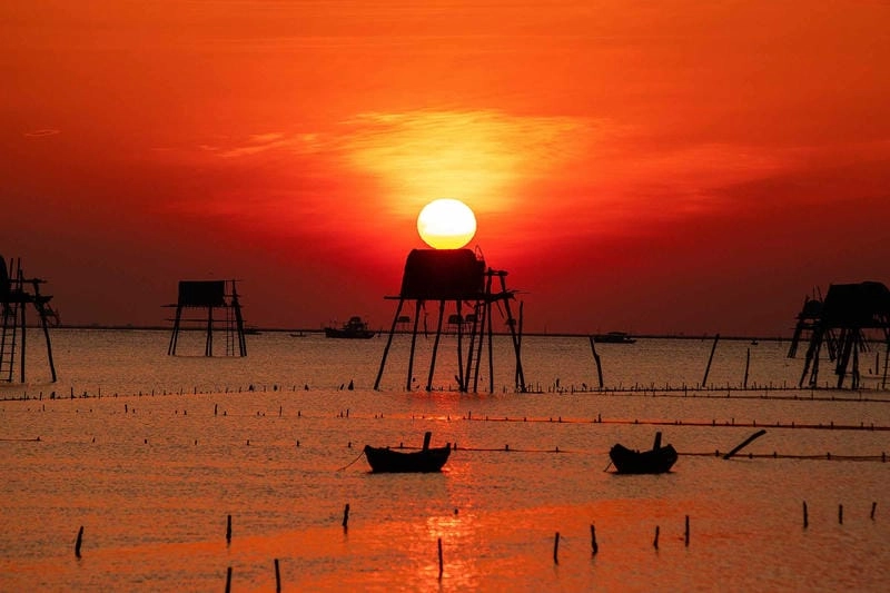 Săn những bức bình minh trên biển bình yên