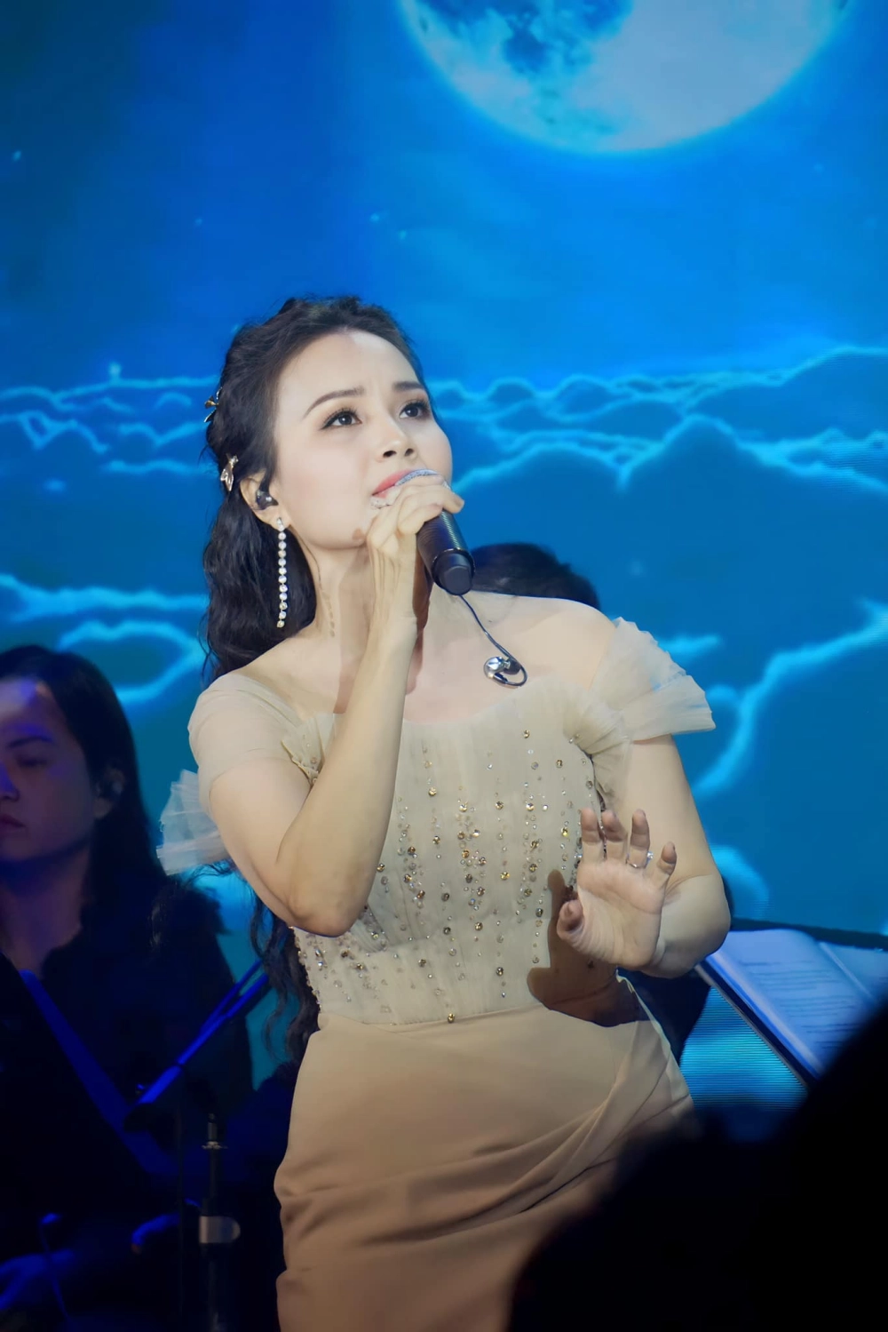 Album Cẩm Ly và những sản phẩm âm nhạc chất lượng, đi cùng năm tháng