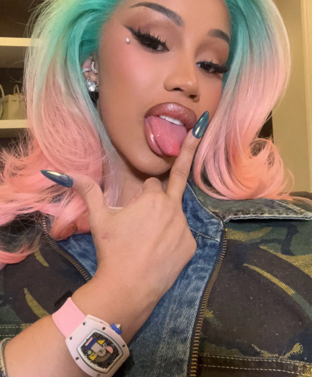 Outside cardi b và ca khúc với giai điệu rap đầy lôi cuốn