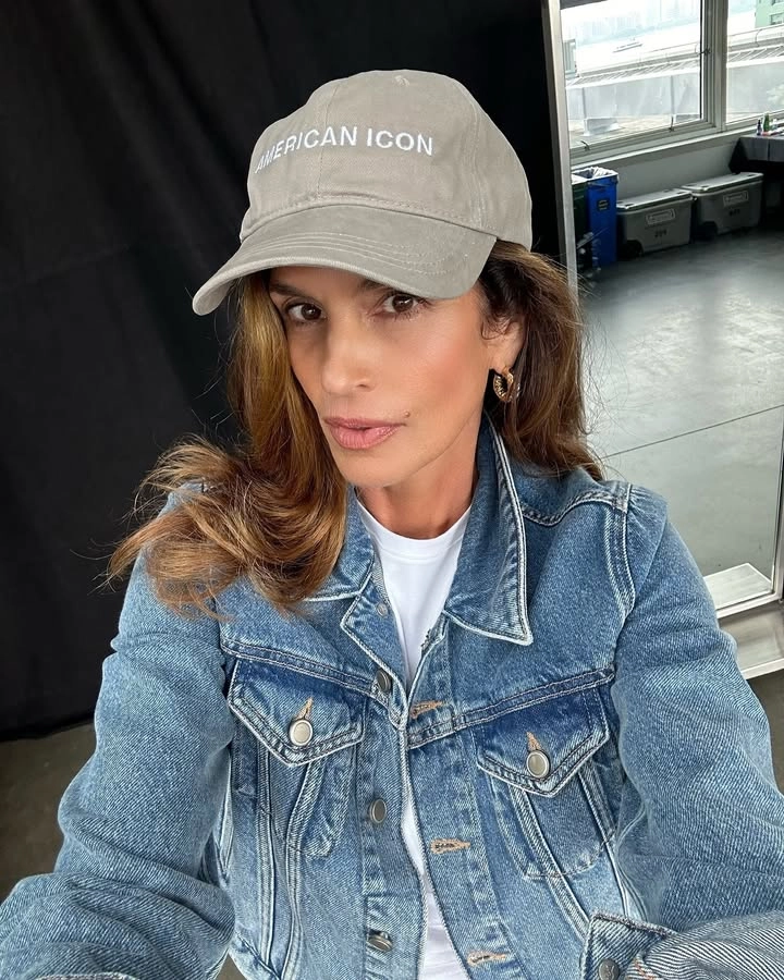 Cindy Crawford younger và hình ảnh thời niên thiếu đầy cuốn hút
