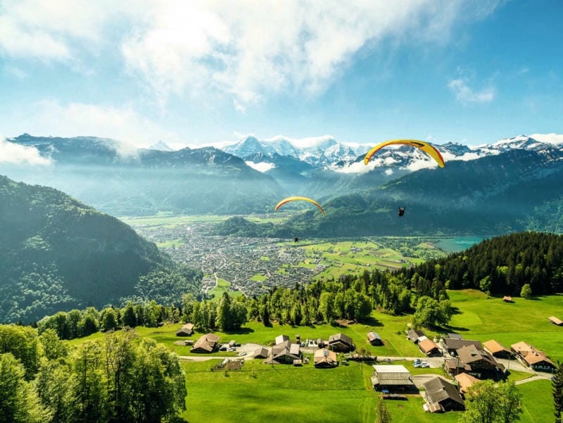 Cùng khám phá lý do dãy núi Alps có sức hút đặc biệt với du khách