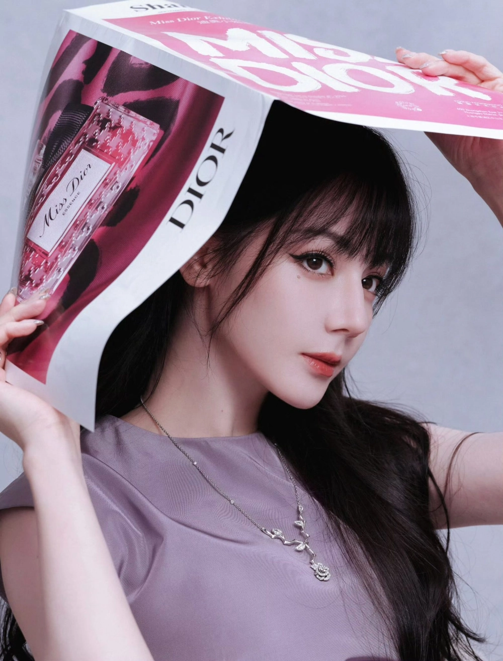 Địch Lệ Nhiệt Ba mỹ nữ Tân Cương và siêu sao hàng đầu của làng giải trí