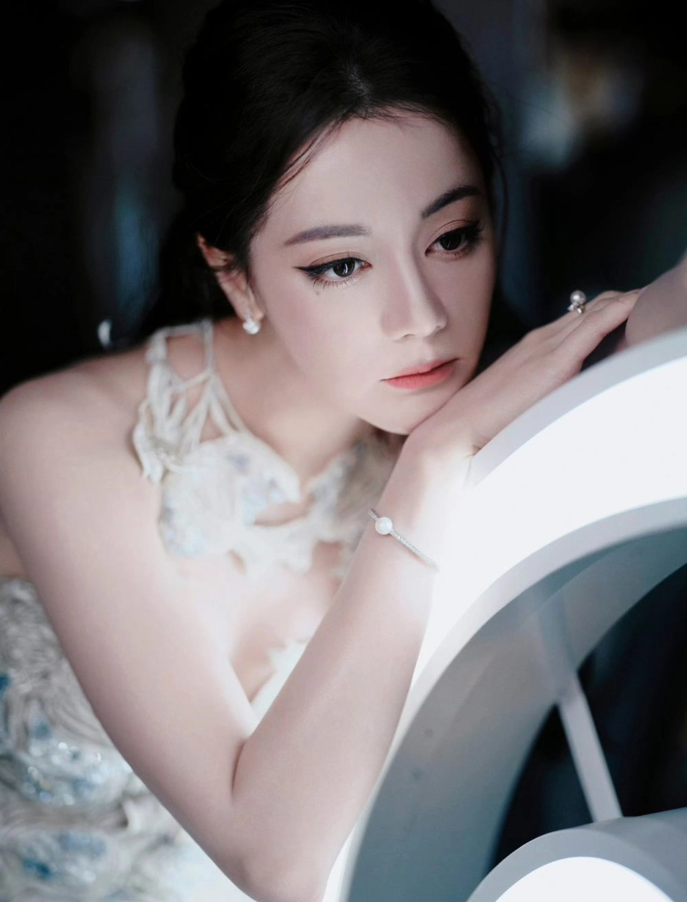 Nữ vệ sĩ xinh đẹp Địch Lệ Nhiệt Ba và những vai diễn hành động