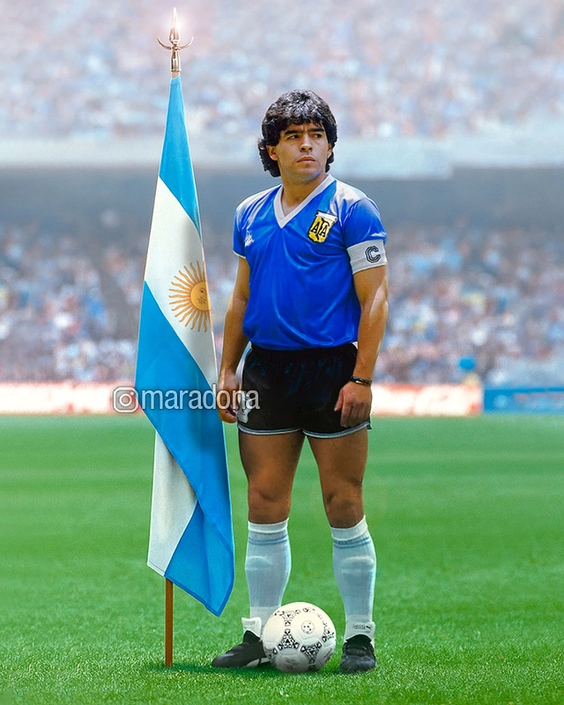 Diego Maradona ballon d or và giải thưởng Quả bóng Vàng danh dự 1995