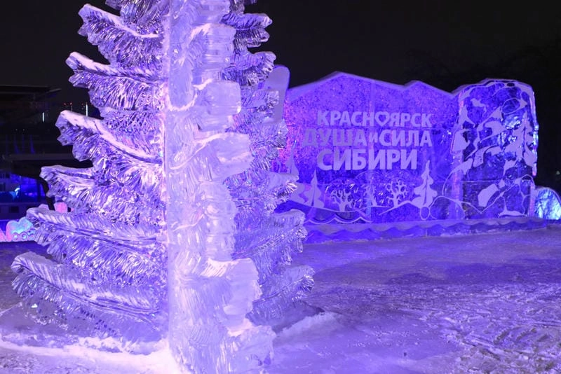 Lạc lối trong điêu khắc băng sôi động