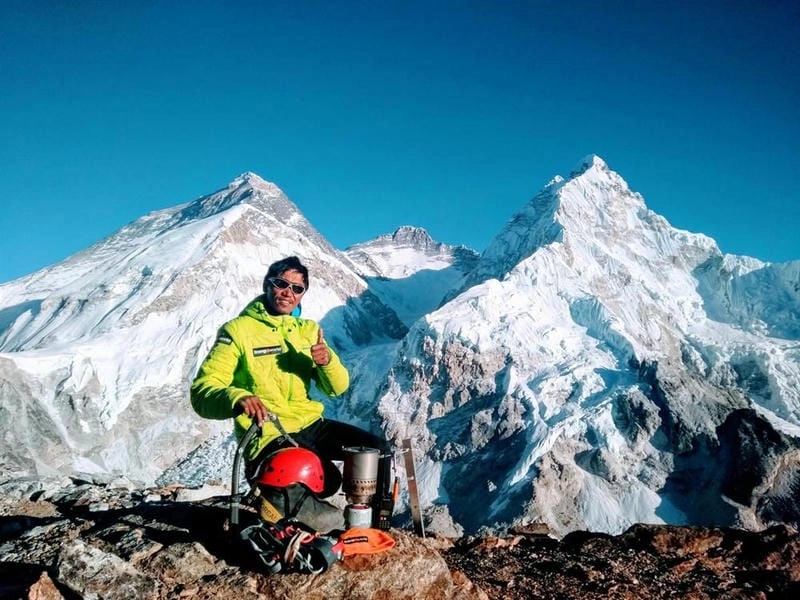 Lạc lối trong đỉnh Everest thế giới