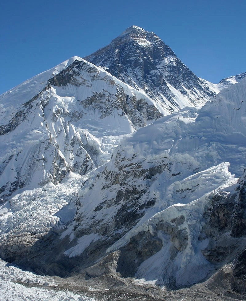 Đắm mình trong đỉnh Everest kỳ vĩ