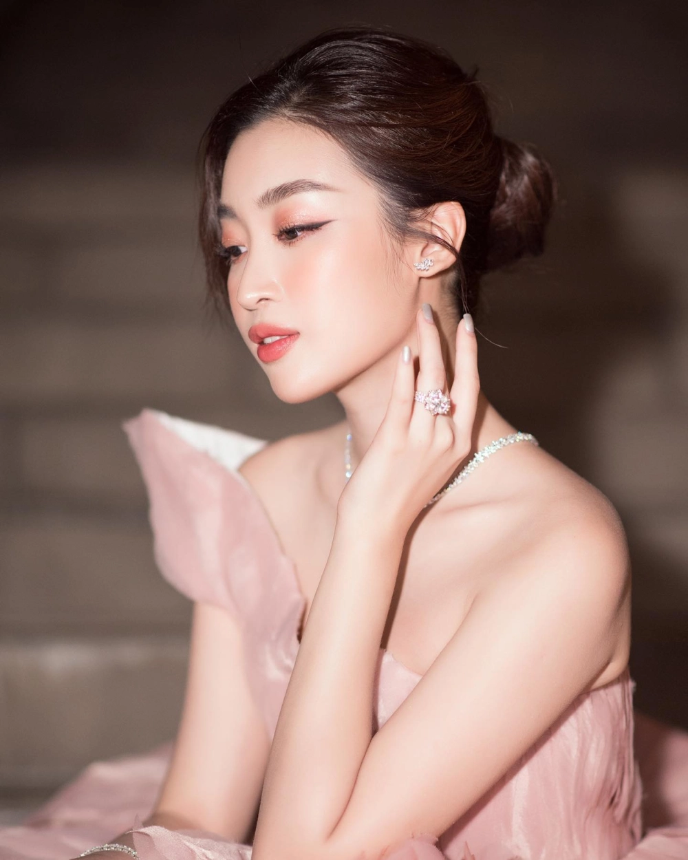 Tiểu sử Hoa hậu Đỗ Mỹ Linh từ nữ sinh Ngoại thương đến hoa hậu