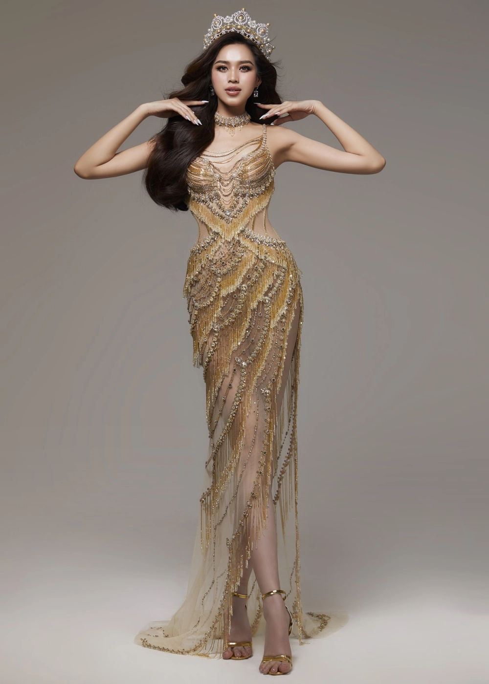 Đỗ Thị Hà tuổi và nhan sắc rực rỡ của cựu hoa hậu