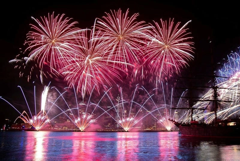 Thức dậy cùng đón giao thừa sôi động