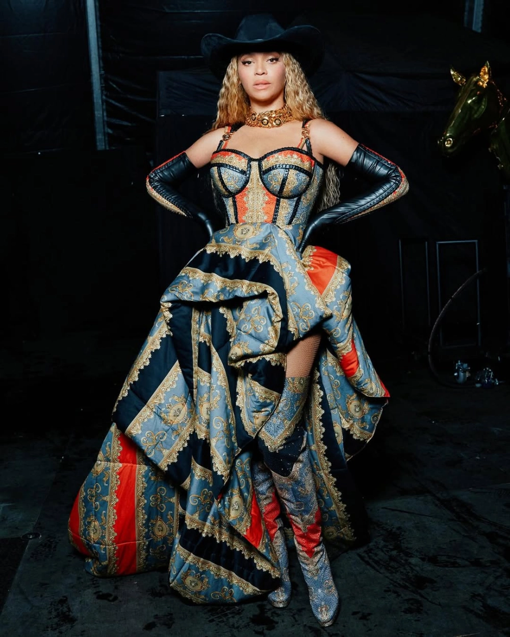 Donatella Versace joven (trẻ) và nhan sắc thời thanh xuân