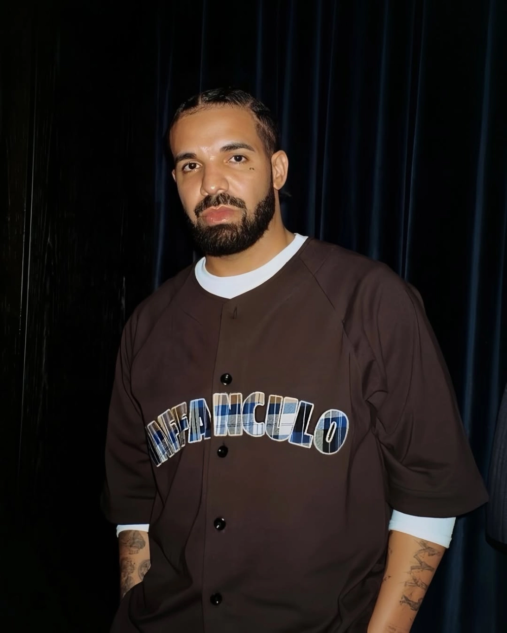 Drake basketball và tình yêu cuồng nhiệt với đội bóng Toronto Raptors