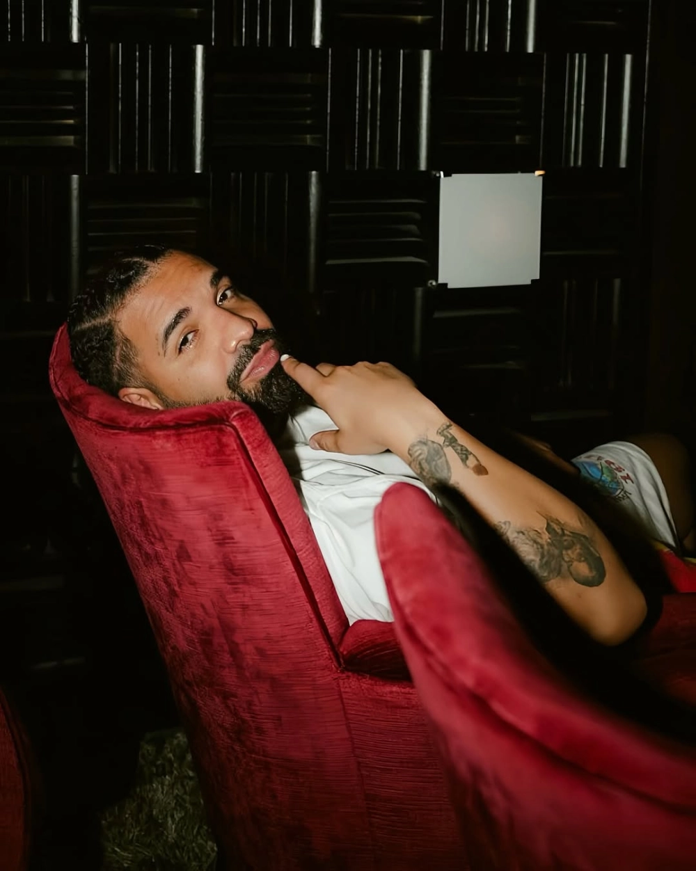 Album Drake và những kỷ lục vô tiền khoáng hậu
