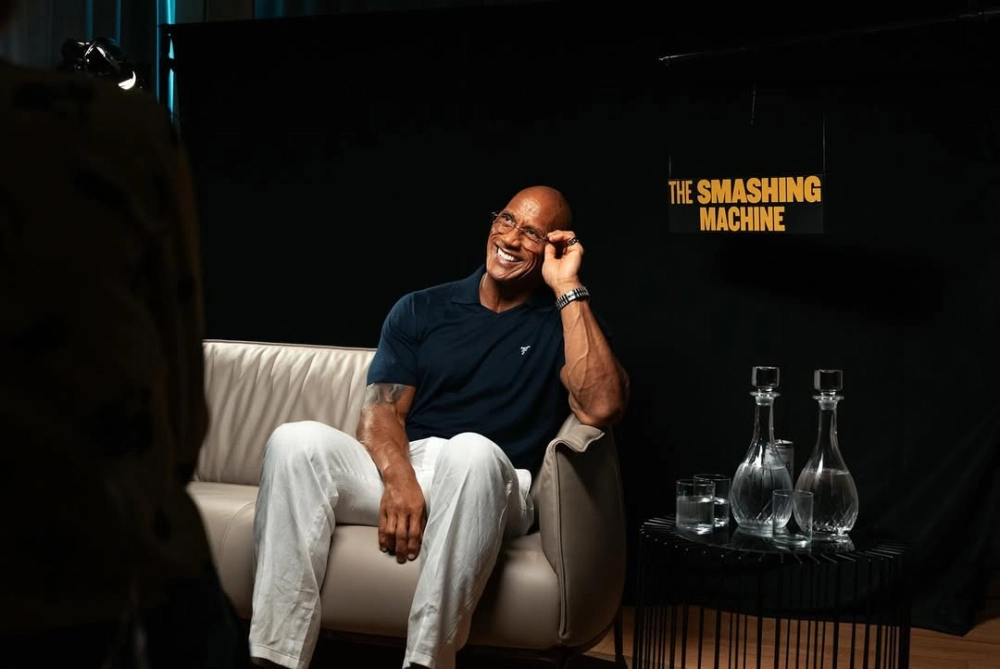 How tall is Dwayne the rock Johnson và chiều cao 1m96 đầy ấn tượng