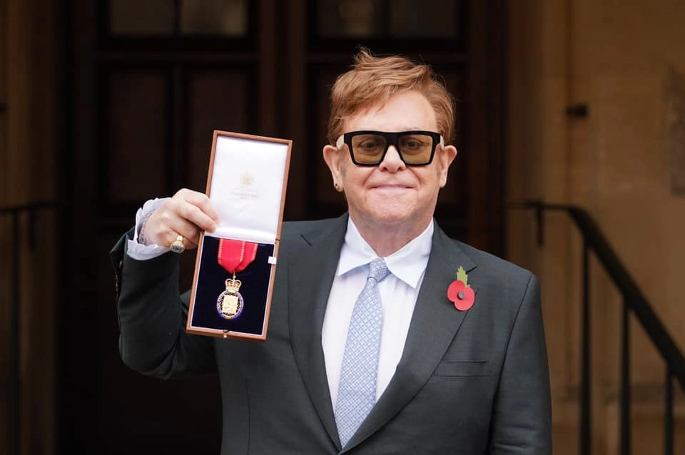 Eltons và những tìm kiếm liên quan đến ngài Elton John