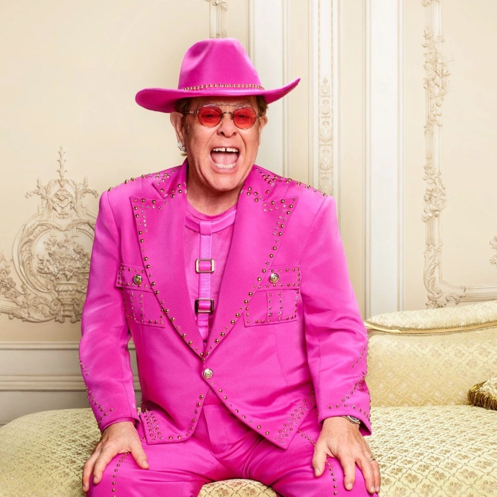Elton John và vị thế của một huyền thoại, biểu tượng âm nhạc toàn cầu