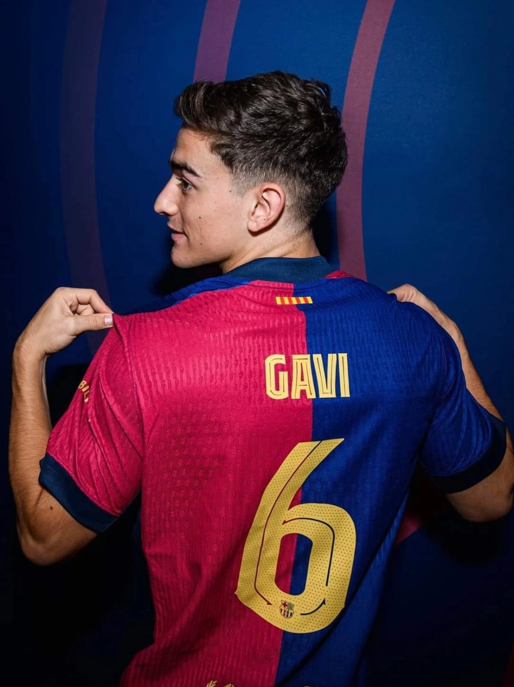 Gavi hair và những kiểu tóc của chàng tiền vệ