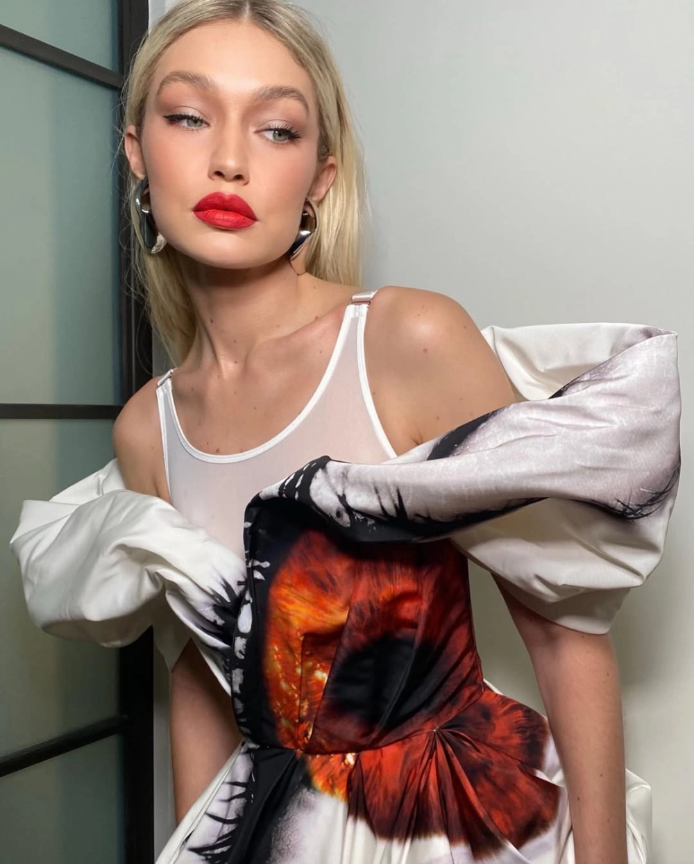 Gigi Hadid siêu mẫu hàng đầu thế giới và biểu tượng thời trang
