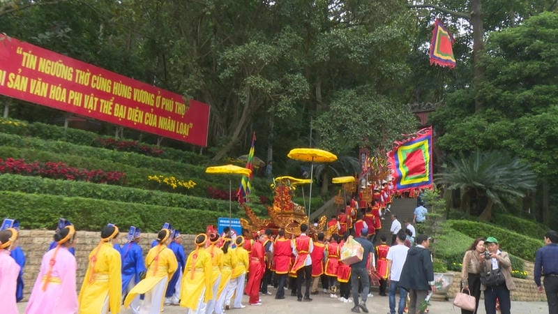 Cười sảng với Giỗ Tổ Hùng Vương cuốn hút