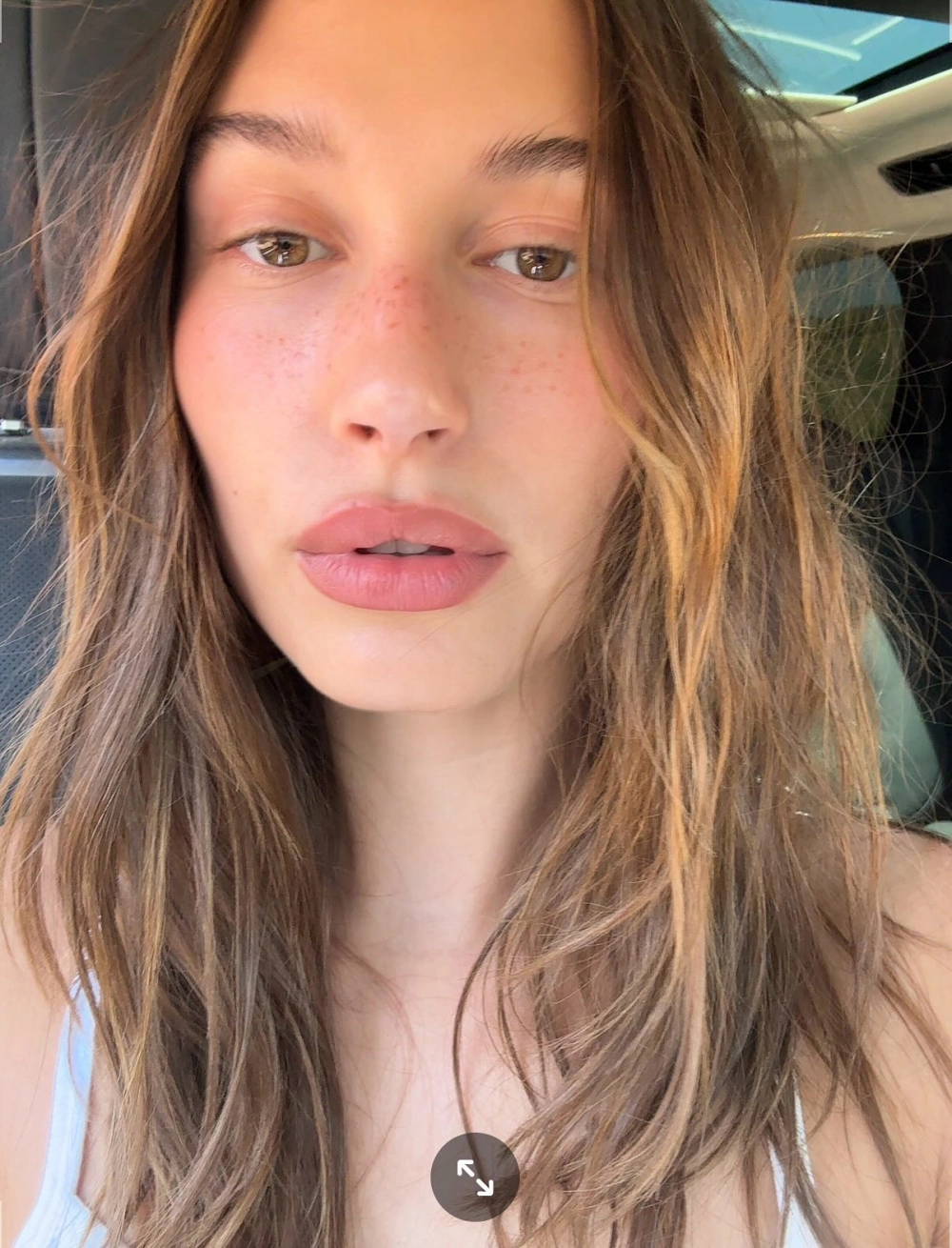 Hailey Bieber skincare và thương hiệu chăm sóc da Rhode nổi tiếng