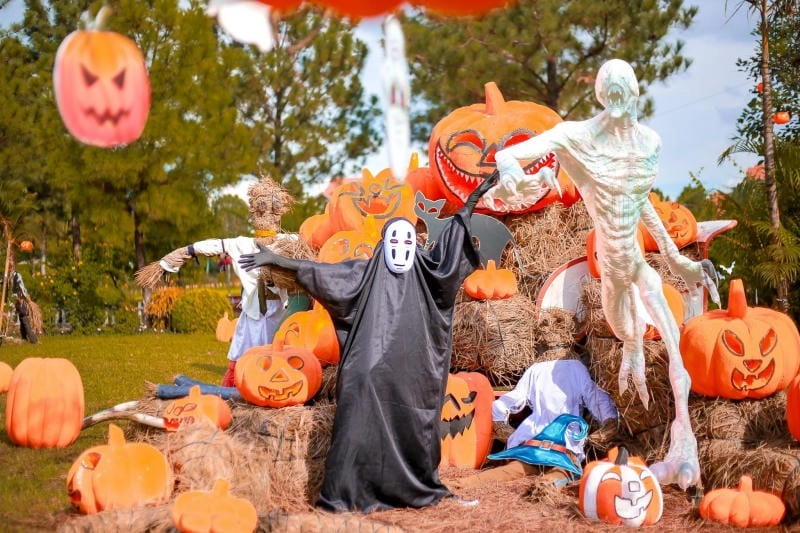 Lạc lối trong Halloween lung linh