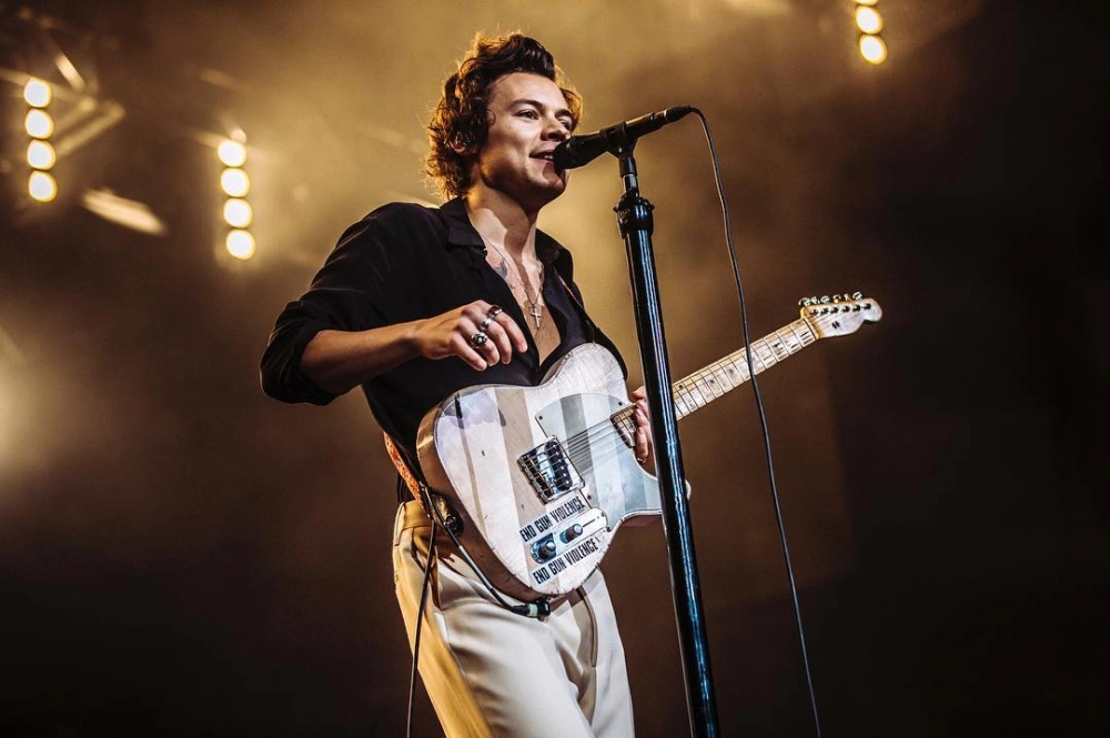 Harry Styles Harry Styles và những tìm kiếm về nam ca sĩ hàng đầu