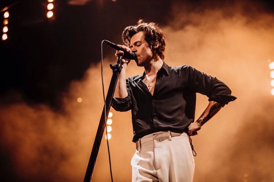 Harry Styles biểu tượng nhạc pop và thời trang toàn cầu