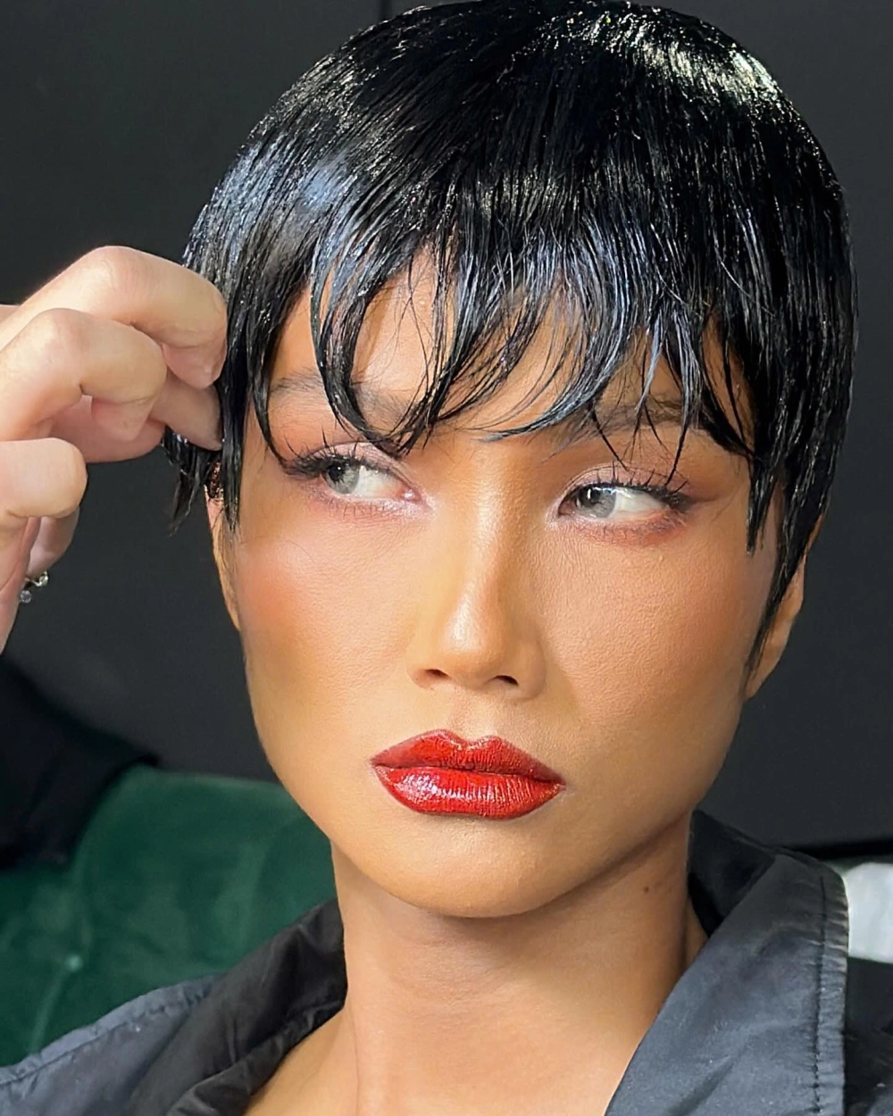 H'Hen Niê dân tộc gì cô là người con của dân tộc Êđê