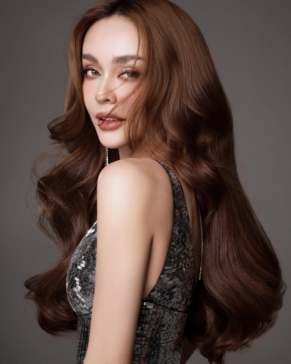 H'Hen Niê hoa hậu quốc dân và hành trình truyền cảm hứng bất tận