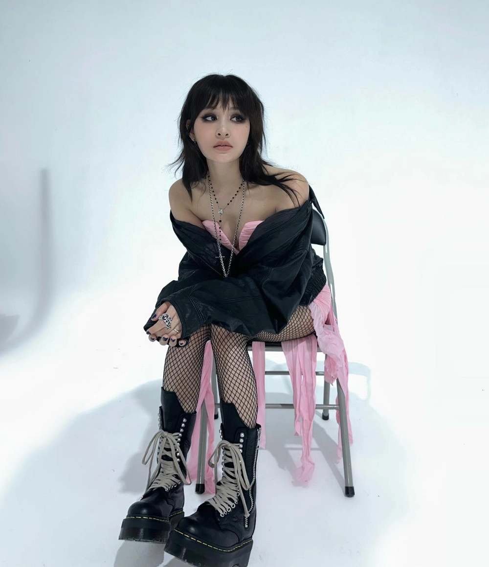 Hiền Hồ nữ ca sĩ ballad và scandal tình ái ồn ào nhất showbiz