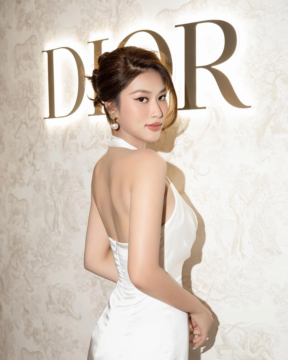 Đoàn Thiên Ân hoa hậu Hòa bình Việt Nam 2022 và câu chuyện truyền cảm hứng