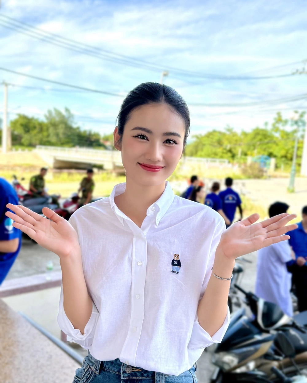 Huỳnh Trần Ý Nhi sinh năm bao nhiêu cô sinh năm 2002