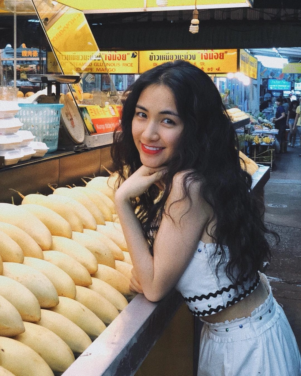 Hòa Minzy nữ ca sĩ quốc dân và giọng hát nội lực, đa màu sắc