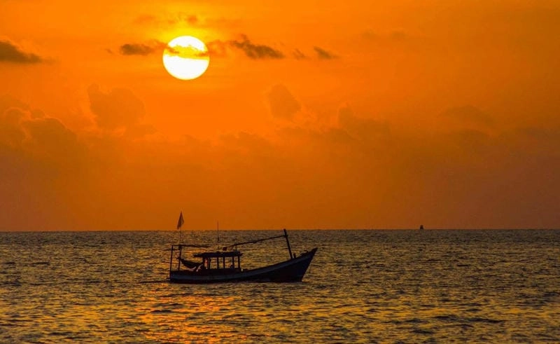 Thức dậy cùng hoàng hôn trên biển tình yêu