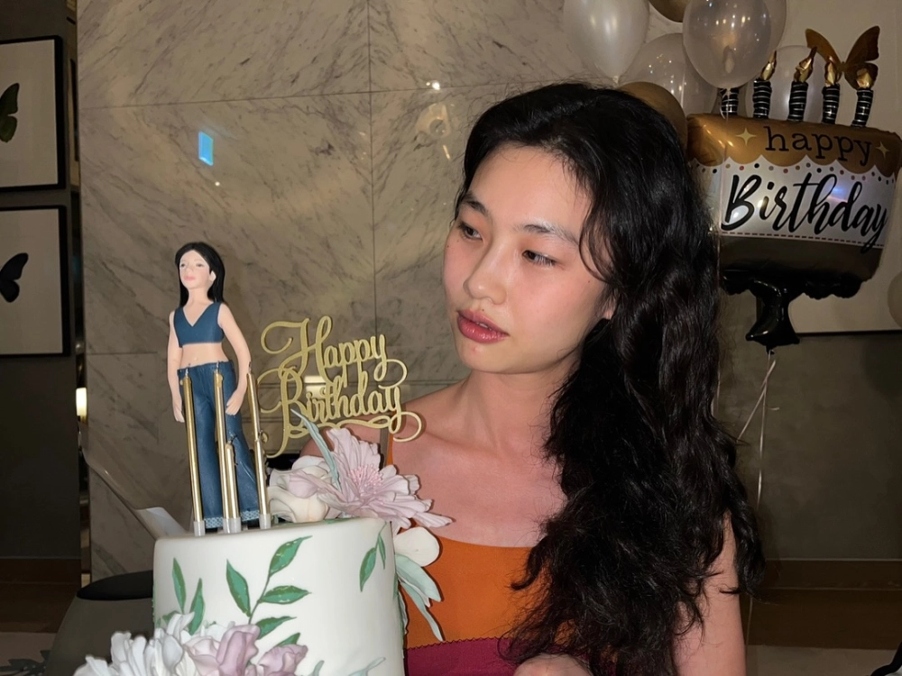 Hoyeon Jung husband (chồng) và chuyện tình bên bạn trai Lee Dong-hwi
