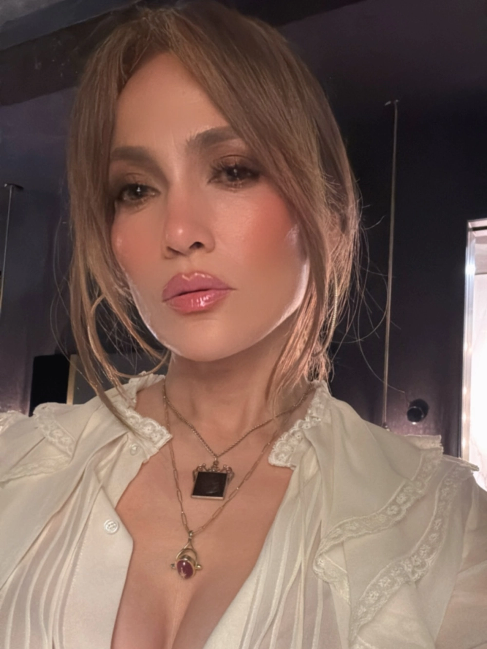 Jennifer lopez siêu sao toàn cầu và biểu tượng nhạc pop Latin