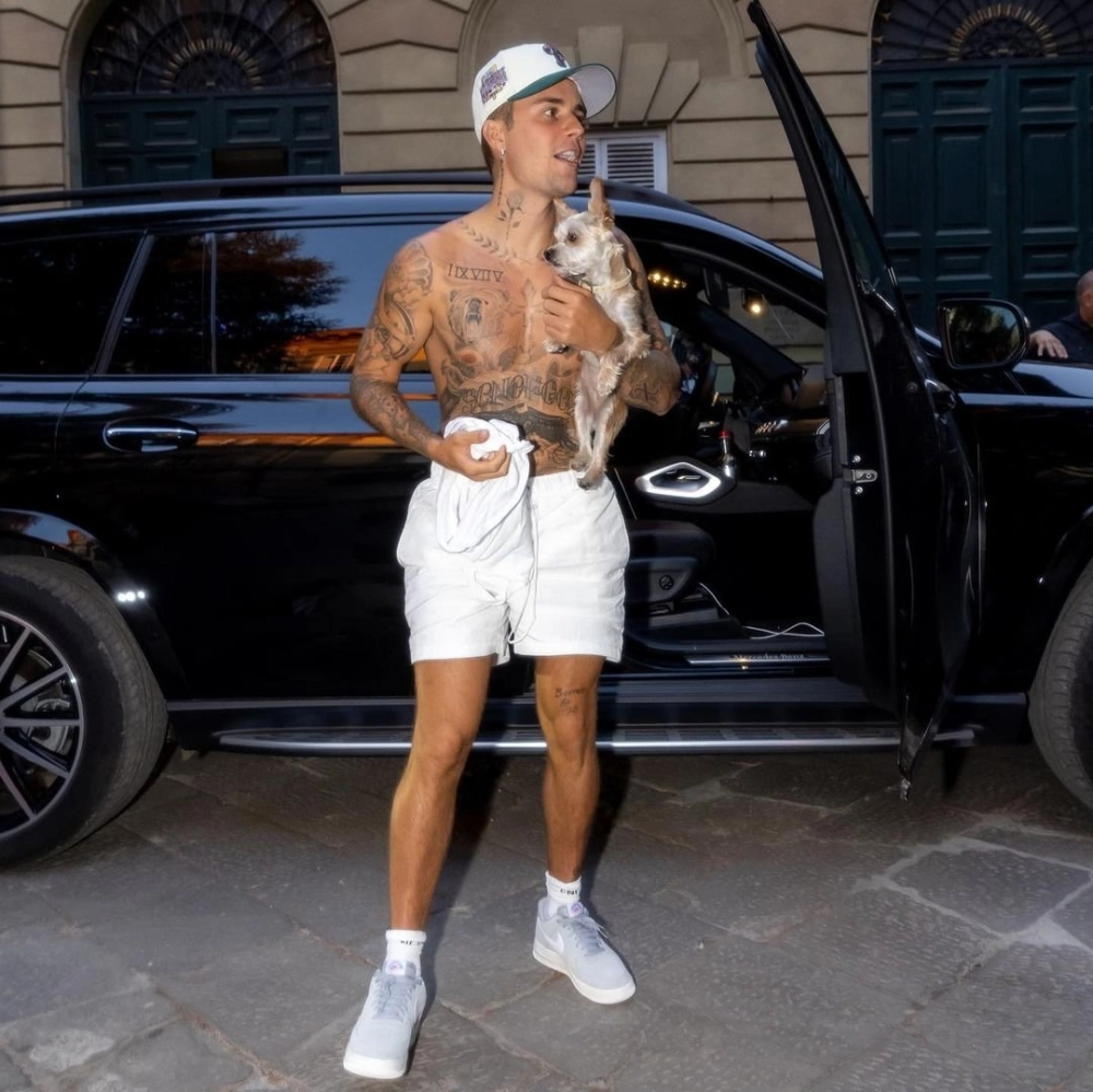 Justin Bieber siêu sao nhạc pop toàn cầu và hành trình sự nghiệp 15 năm