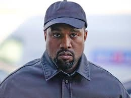 Kanye West Grammys và những màn trình diễn, phát biểu gây bão