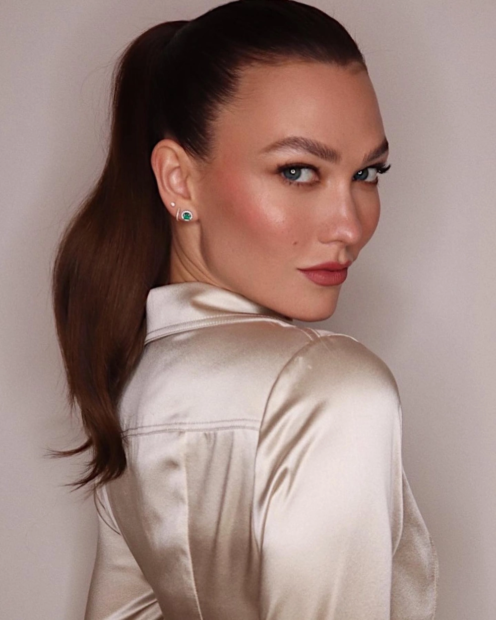 Karlie Kloss Taylor Swift và tình bạn ồn ào, tốn nhiều giấy mực