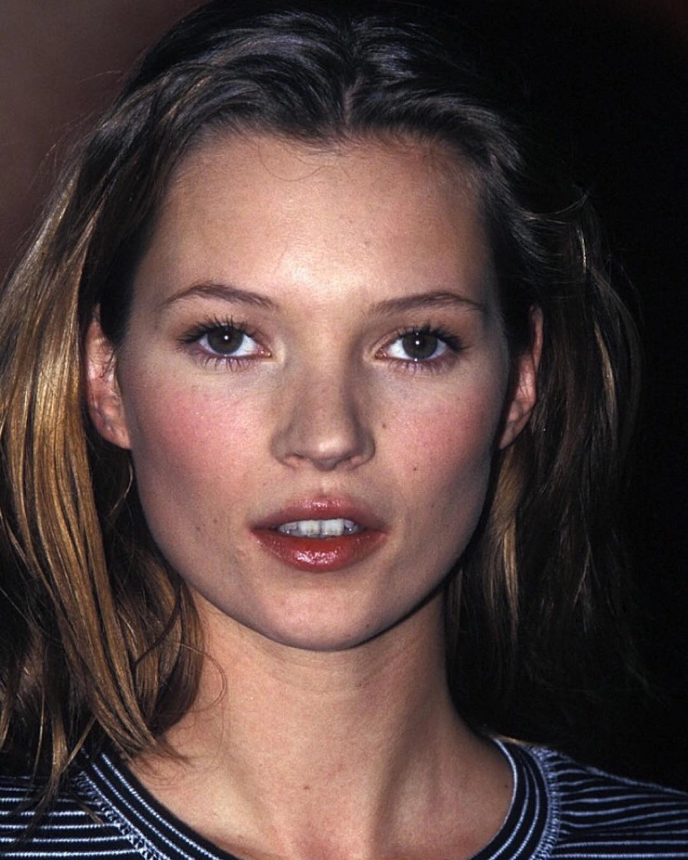Kate Moss siêu mẫu, huyền thoại sống và biểu tượng của thập niên 90