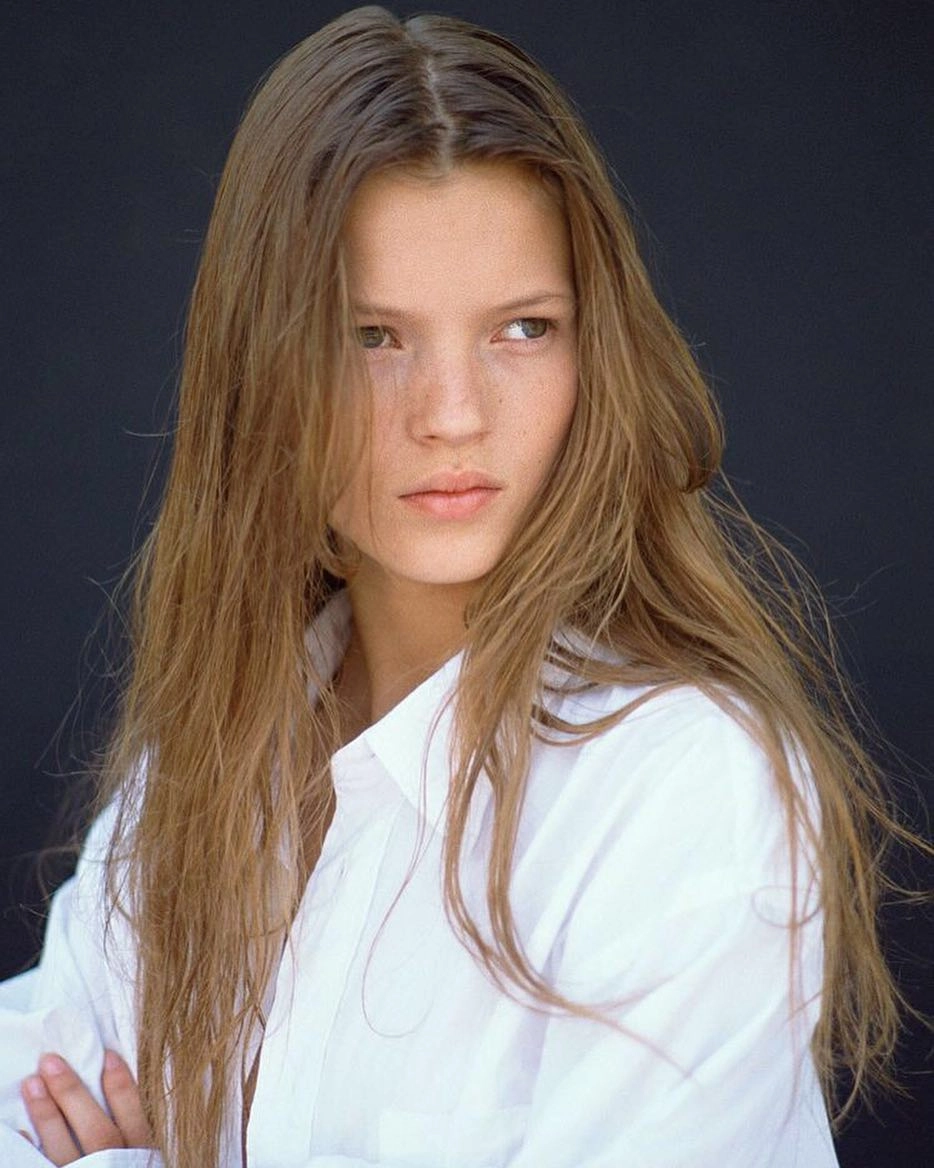 Kate Moss in the 90s và những hình ảnh huyền thoại