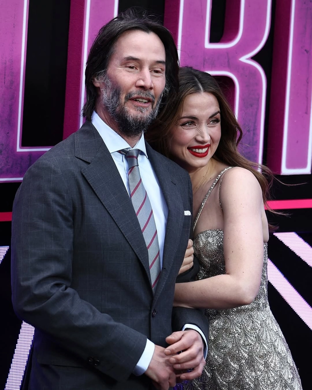 Keanu Reeves and girlfriends và mối quan hệ bền chặt với bạn gái